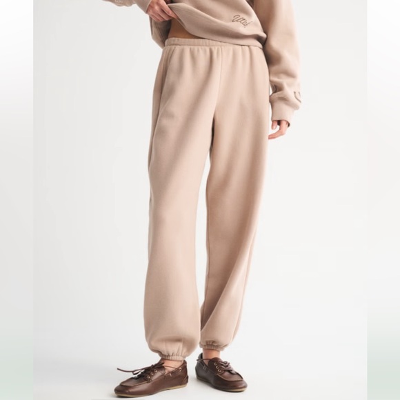 High Rise Sunday Baggy Sweatpants - Picture 2 of 3